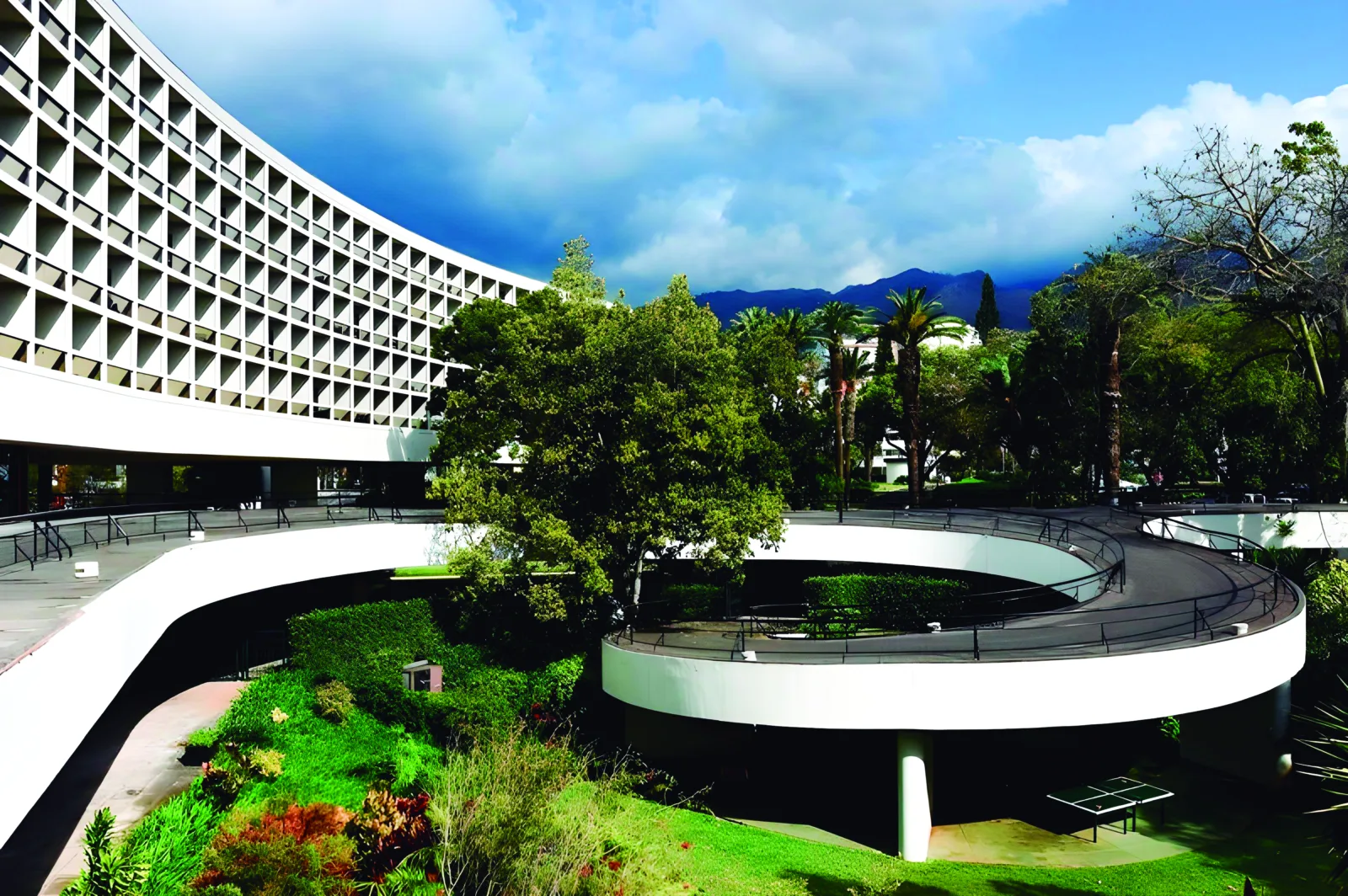 Funchal, por Oscar Niemeyer